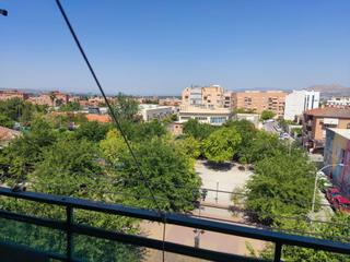 Alquiler Piso en Angustias - Chana - Encina. Inmobiliaria garcía delgado alquila luminoso piso con vistas des