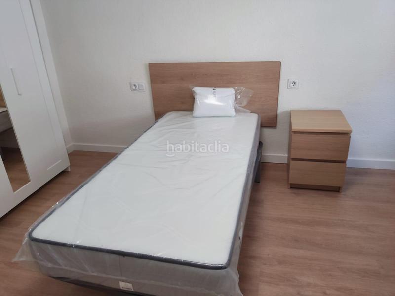 Foto 2f9730bb-24a7-4bd9-9efe-a76e9a5de3eb. Alquiler piso inmobiliaria garcía delgado alquila precioso piso en la chana!!!!!!!!!!!!!! en Granada