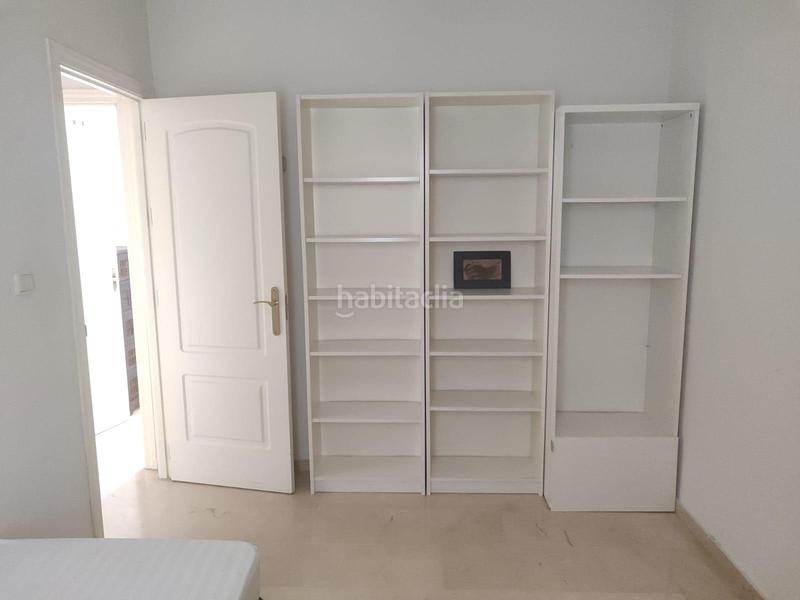 Foto 9af4b878-cf02-4e87-b614-4fbd6ddc2a6a. Alquiler piso inmobiliaria garcía delgado alquila fantantisco piso con piscina comunitaria y garaje!!!!!!!!!!!! en Granada