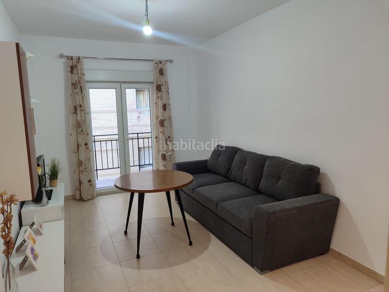 Foto 610b9dfd-3a7d-4af4-a5f3-6650ecc6f11d. Alquiler piso inmobiliaria garcía delgado alquila fantástico piso justo al lado del triunfo en Granada