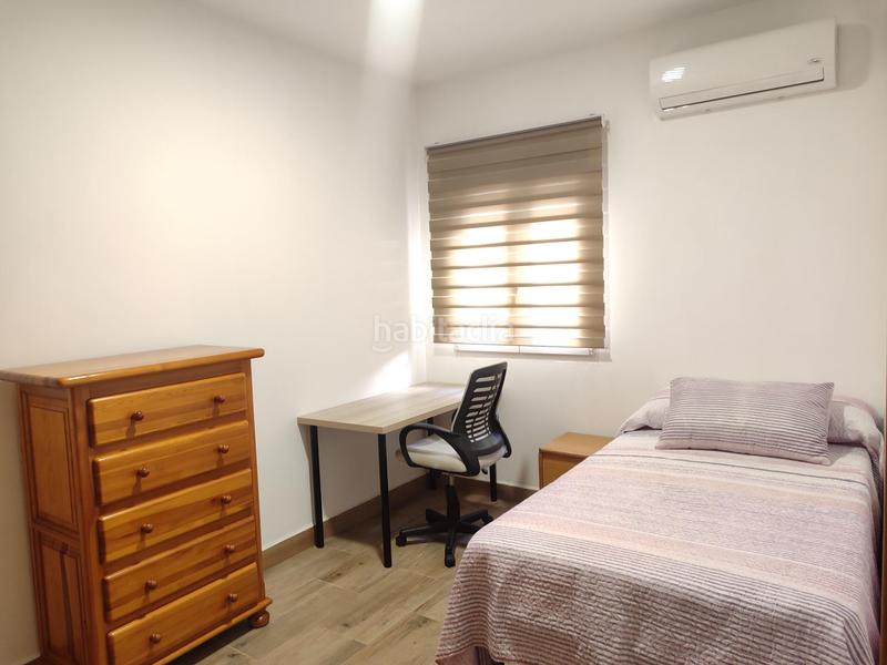 Foto 276fa0ae-a67c-4f16-8f6e-e97cfed94bfa. Alquiler casa habitaciones individuales en alquiler en la chana en Granada