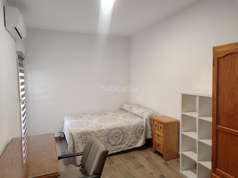 Foto 43cc2865-1b8a-4091-b0ff-a76a4790364c. Alquiler casa habitaciones individuales en alquiler en la chana en Granada