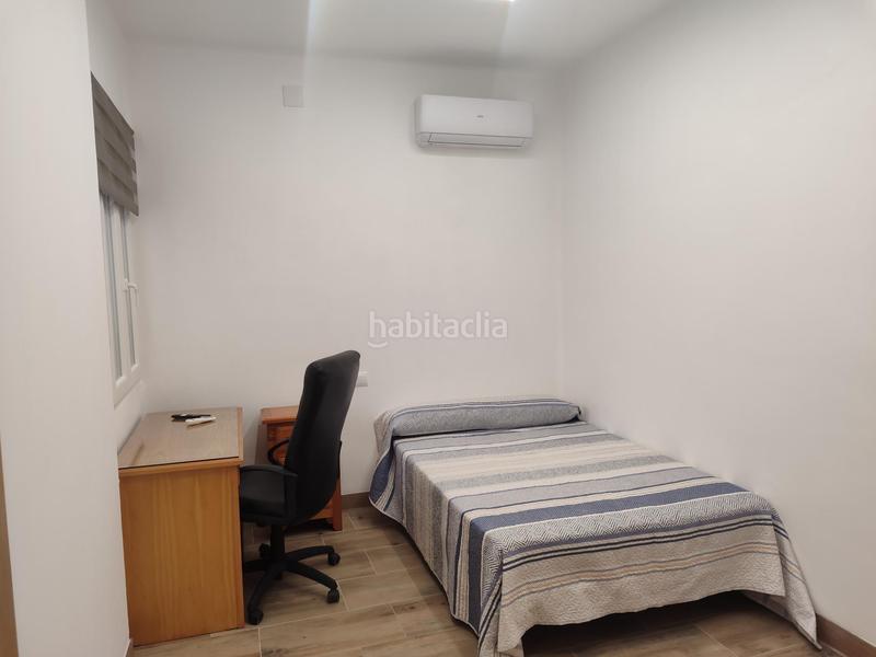 Foto dfa6728e-0e63-4c4e-b973-b940eb0b5ecb. Alquiler casa habitaciones individuales en alquiler en la chana en Granada