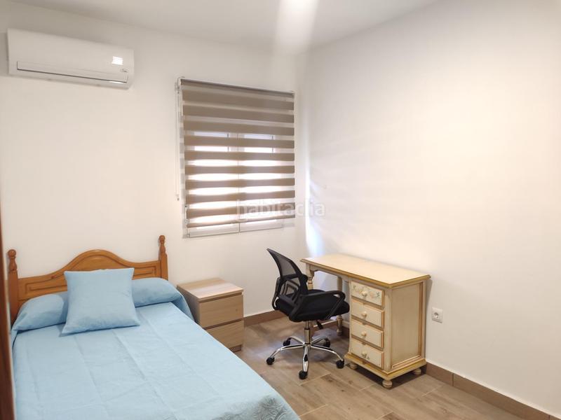 Foto ebd48fb5-59b4-4665-966b-77269a3032dd. Alquiler casa habitaciones individuales en alquiler en la chana en Granada