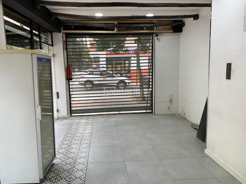 Foto 8310c394-ab39-40e3-81a6-d00637c0c07f. Alquiler local comercial en carretera carretera de málaga 41 se alquila gran local comercial. en Granada