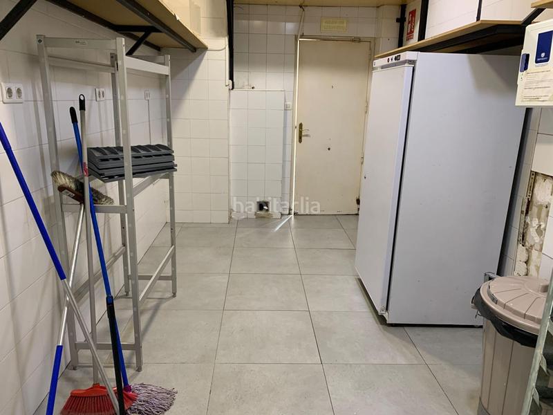 Foto f2e8b351-fb58-4a83-b6cb-432070343ee2. Alquiler local comercial en carretera carretera de málaga 41 se alquila gran local comercial. en Granada