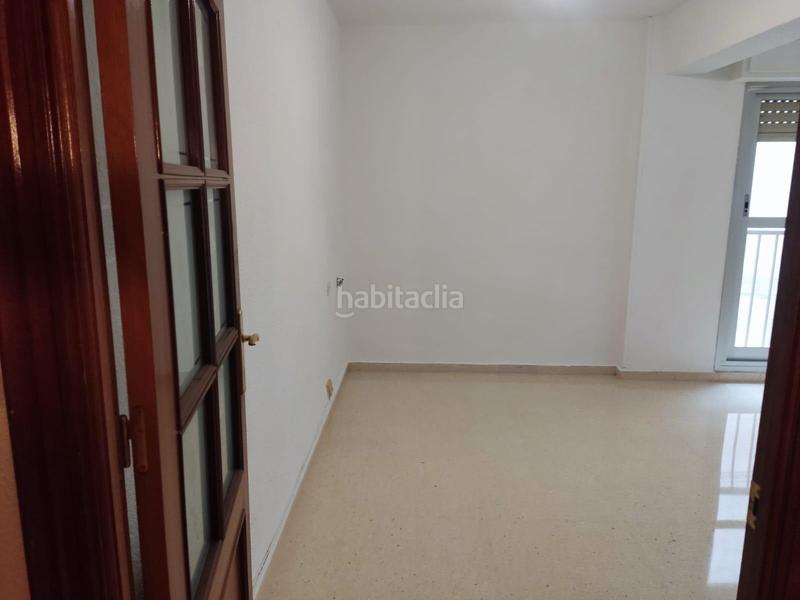 Foto de4fe872-4e70-47c8-8fc3-778bb7ff6a7d. Flat in Barrio de Zaidín Granada