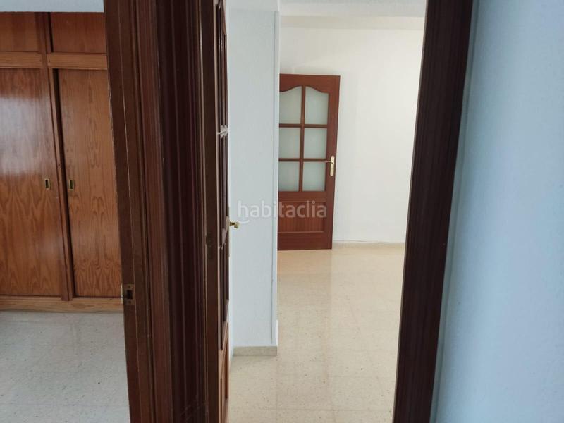 Foto eb8e2ab7-88b3-4d29-bde9-470142289697. Flat in Barrio de Zaidín Granada