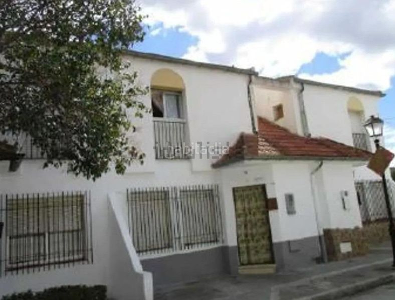Foto df01fd05-e6b8-4a70-99cc-30a2fe38827f. Casa adossada a Villanueva de las Torres