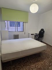 Rent Flat in La Cruz. Habitaciones para compartir