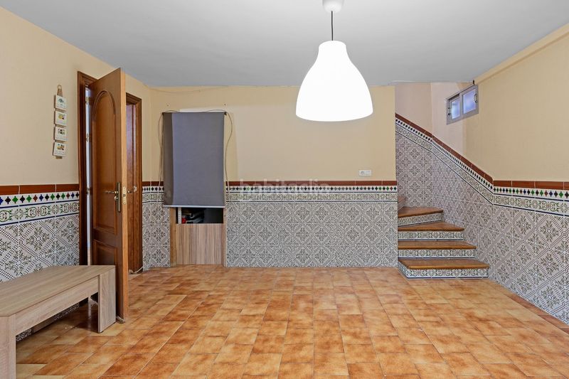 Foto 56e2d1d6-e409-45a5-b81b-c12ee9e0369c. Casa adossada amb aparcament a Atarfe