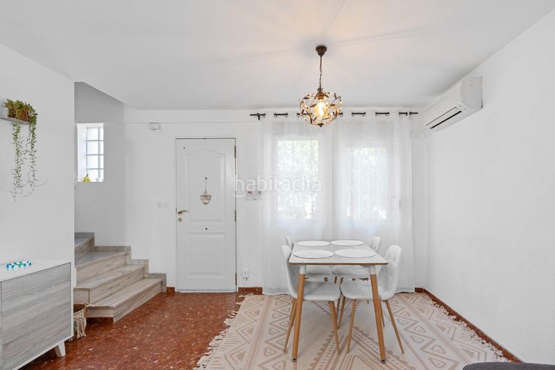 Foto a119efed-4c72-4ade-b38e-d9f4d746966a. Casa adossada amb aparcament a Atarfe