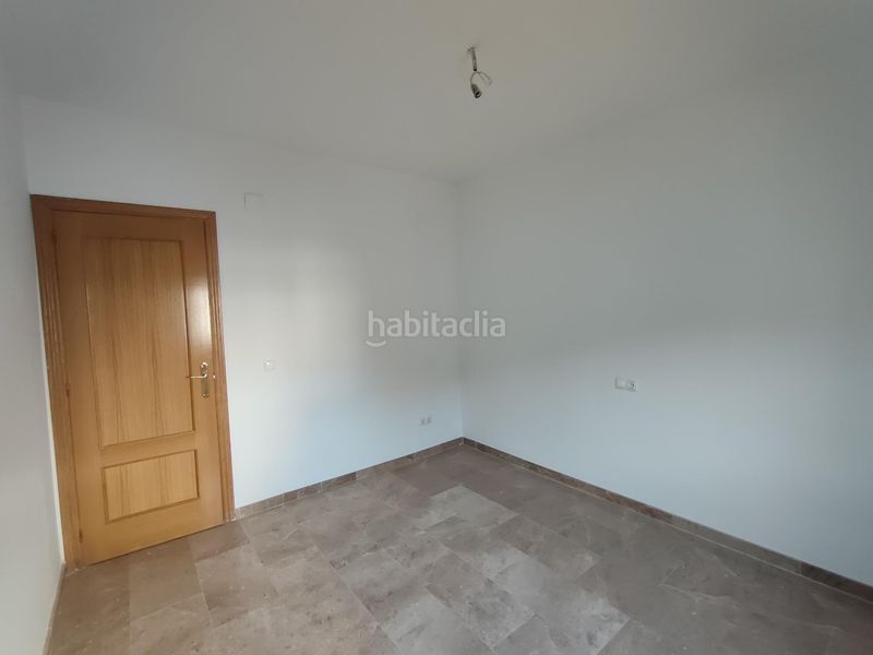 Foto 43aa4a4f-dcb0-43b8-ab99-32b99f760348. Casa adossada amb calefacció aparcament a Atarfe