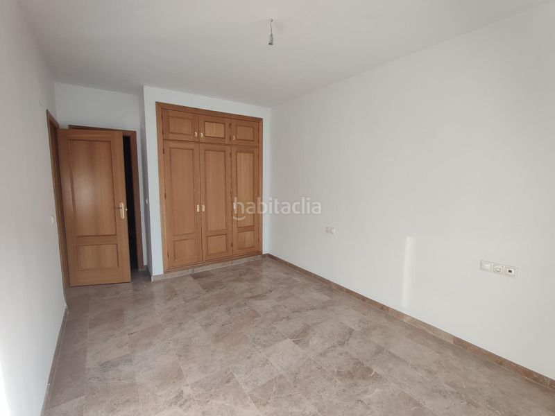Foto 45b645b9-80b5-49c2-96e4-eb6479fb06a1. Casa adossada amb calefacció aparcament a Atarfe