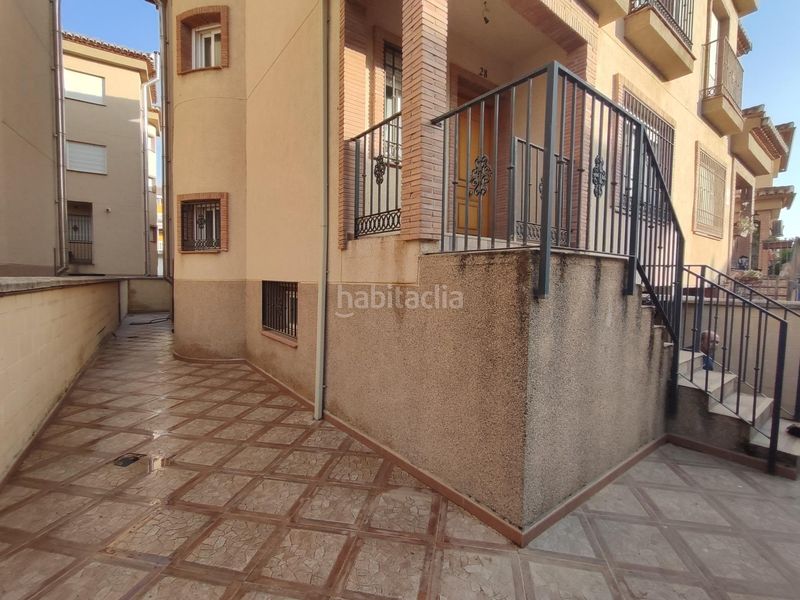 Foto 4f2a85cd-e966-41f6-b1e6-e5cf8ca5ea84. Casa adossada amb calefacció aparcament a Atarfe