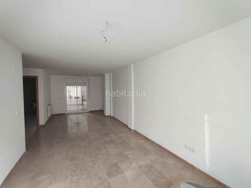 Foto 5891cf1e-8286-4b21-8269-2a5b98346293. Casa adossada amb calefacció aparcament a Atarfe