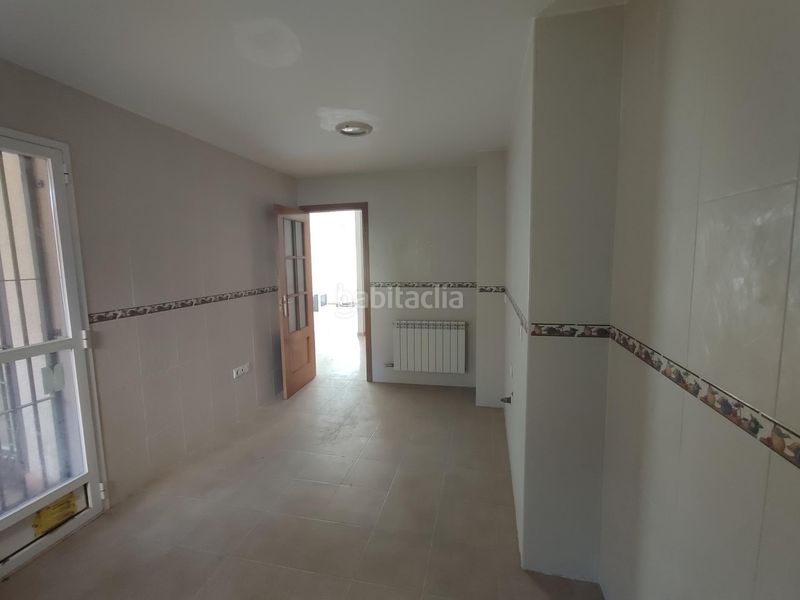 Foto a78b642b-a4f7-4bce-9f04-317059c63ac3. Casa adossada amb calefacció aparcament a Atarfe