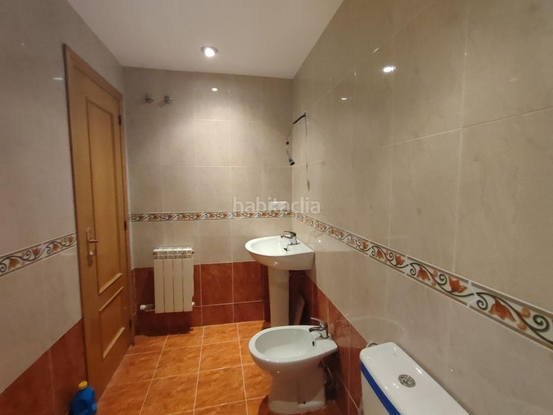 Foto e0b08a2b-82b6-4b41-8fcb-da0075e32e24. Casa adossada amb calefacció aparcament a Atarfe