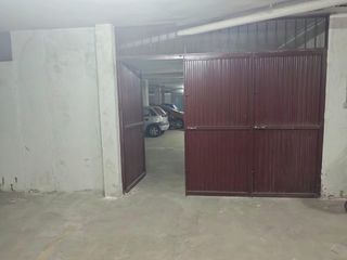 Parking coche en Angustias - Chana - Encina. Inmobiliaria garcía delgado vende cochera en las torres