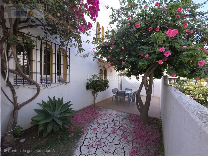 Foto bec87237-74c7-4943-95fb-b54935b126e4. Casa adossada amb aparcament a marina de Casares Casares