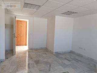 Bureau  Calle general primo de rivera. Oficina diáfana en venta de 25 m en el centro de algeciras