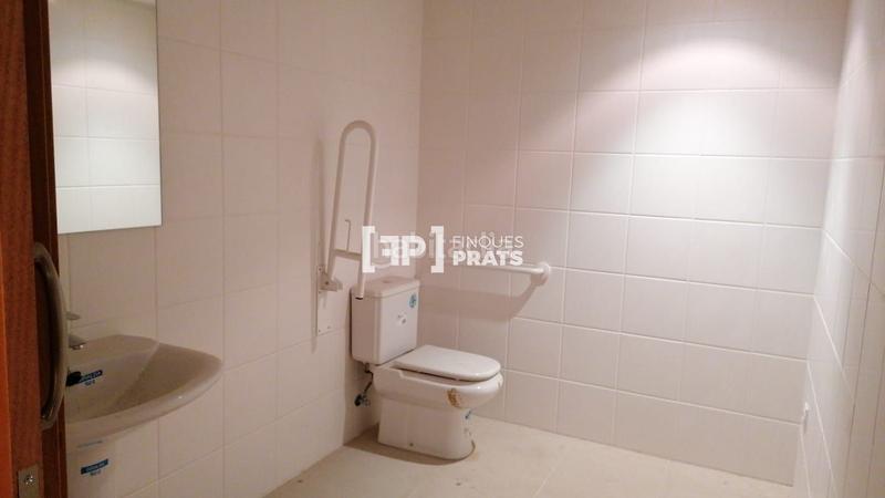 Foto 50d1f2ac-791b-4b57-a0bd-2af5fc285143. Lloguer local comercial a Centre Històric Lleida