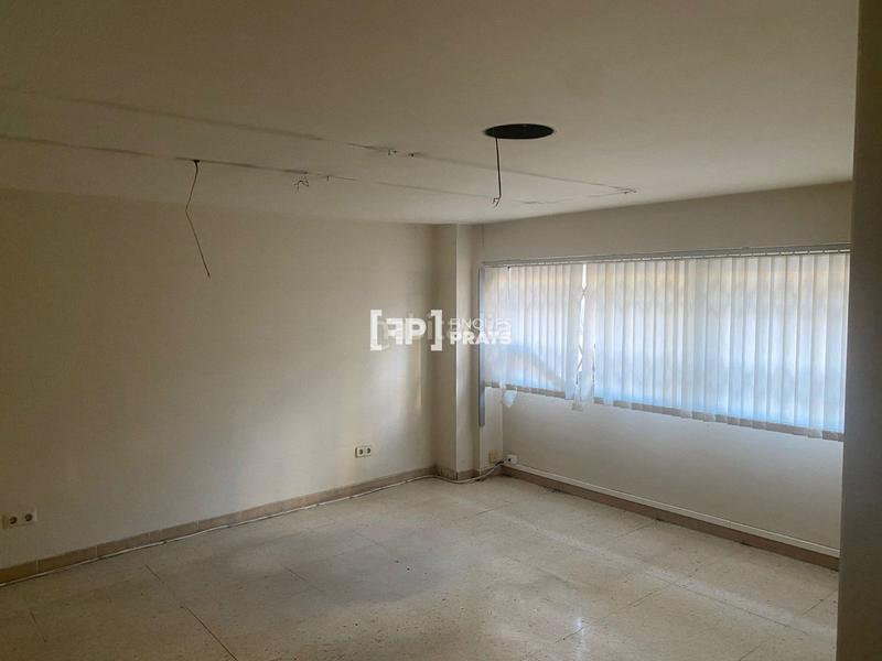 Foto 243a34da-b772-462b-98b2-d4ee8545b6a1. Local comercial a Joc de la Bola - Camps d'Esports Lleida