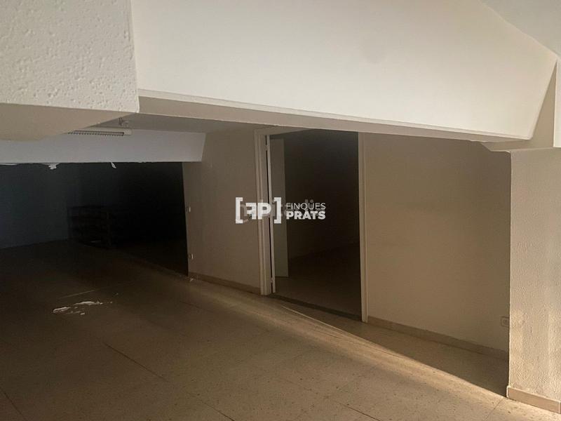 Foto 5f66f977-b075-4db5-83d4-e093551fe4f6. Local comercial a Joc de la Bola - Camps d'Esports Lleida