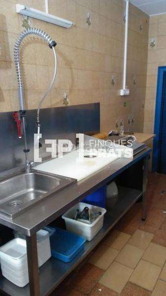 Foto 1547a38b-77a9-497b-b047-0d4b30f66ae0. Alquiler local comercial económico local comercial en zona muy céntrica en La Bordeta en Lleida