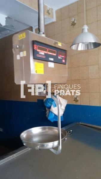 Foto 95c9d6c2-ecba-4e6b-b603-77a10f119a38. Alquiler local comercial económico local comercial en zona muy céntrica en La Bordeta en Lleida