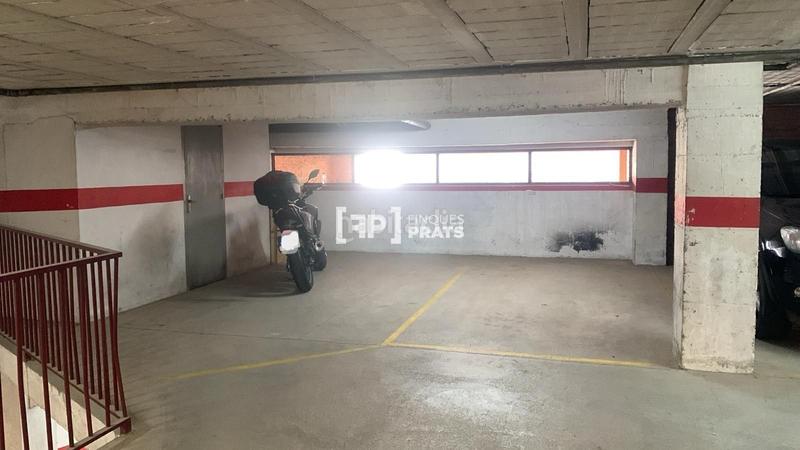 Foto 5ca4cdfc-5d12-4c9a-a8fb-b50281dde191. Alquiler parking coche plaza de aparcamiento en alquiler en bordeta en Lleida