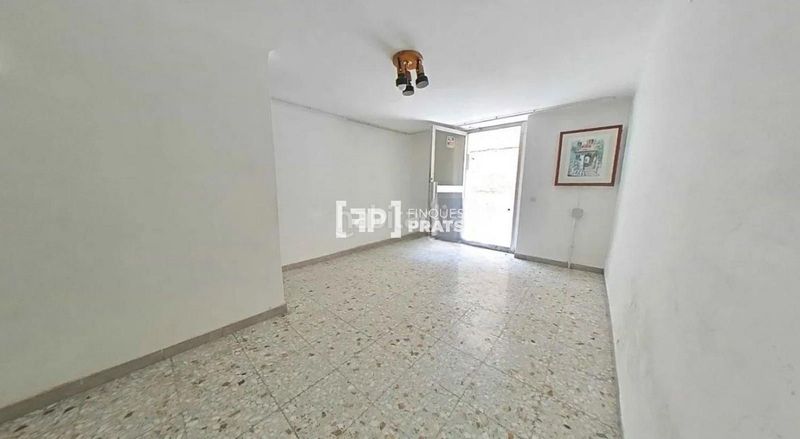 Foto 075ff0dd-8a6c-4688-a1f6-26fb76760b92. Casa amb aparcament a Almatret