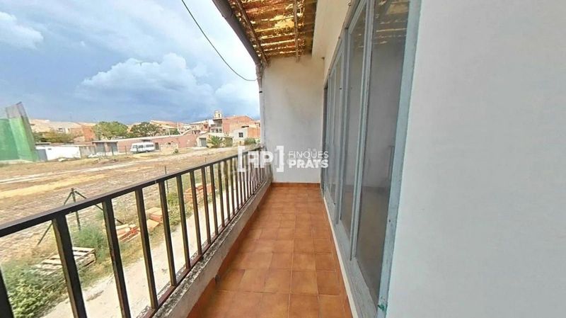 Foto 3f0d7a2d-f047-4e1e-af45-f97c8d75fa52. Casa amb aparcament a Almatret