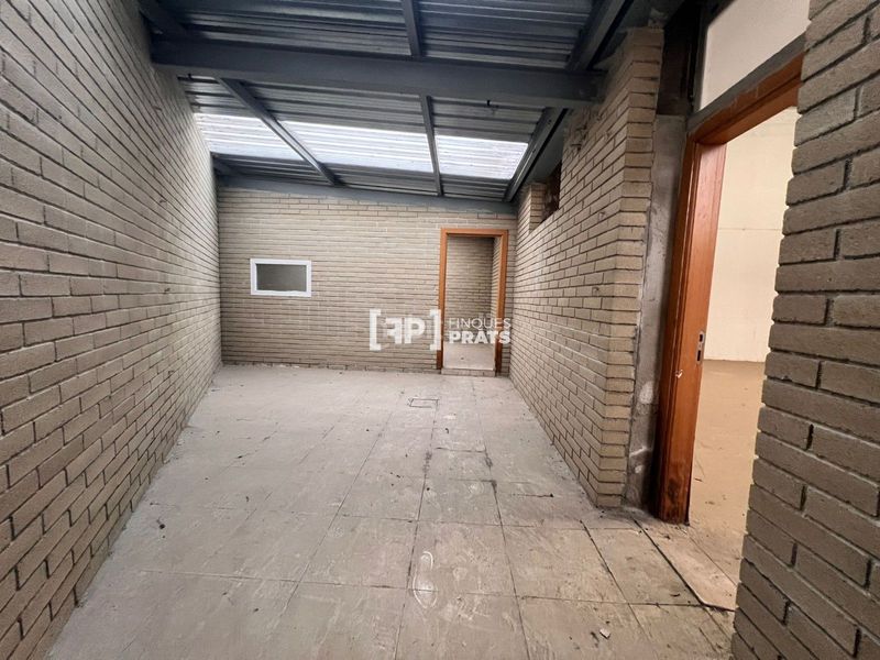 Foto a0c417f9-5651-49b6-a0f1-e6ca12b365f2. Local comercial a Príncep de Viana-Clot-Xalets Humbert Torres Lleida