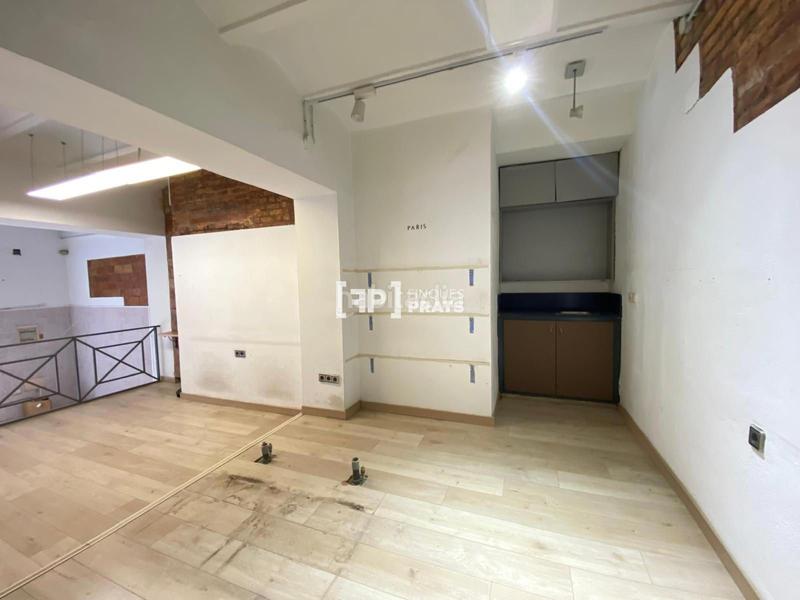 Foto 2466f8a2-47e3-4963-9242-540fe9ee49b4. Lloguer local comercial a Centre Històric Lleida