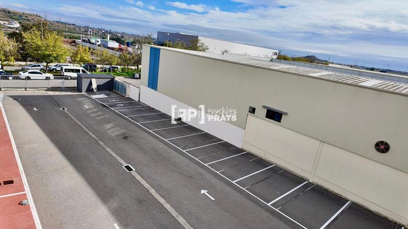 Foto 61c63e74-5a36-48d6-987a-505a07bea865. Bâtiment à usage industriel dans Magraners Lleida