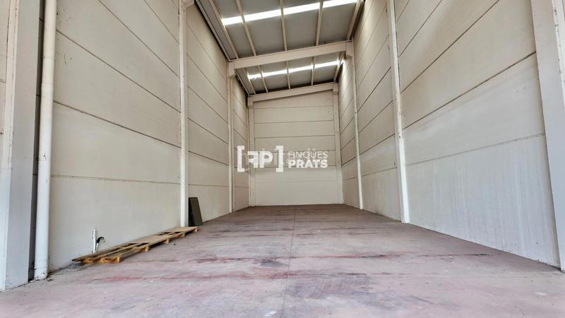 Foto dab57be7-f0b3-4b12-b9eb-e77af4d4dacc. Nau industrial a Magraners Lleida