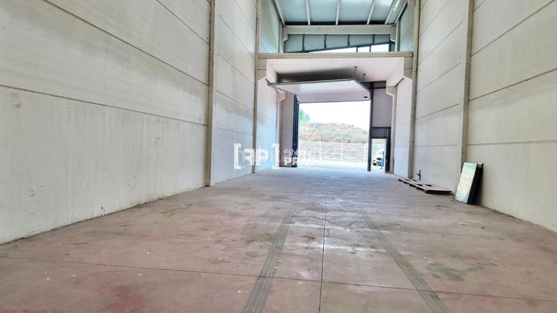 Foto 15f760dd-0f42-42cc-ad95-9fc443b8fdfe. Nau industrial a Magraners Lleida