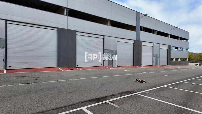 Foto 35a0e375-3c82-47a3-b341-5fec1a63cf83. Nau industrial a Magraners Lleida