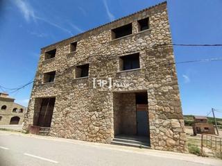 Maison jumelée à Torrefarrera. Casa adosada en venta en malpartit