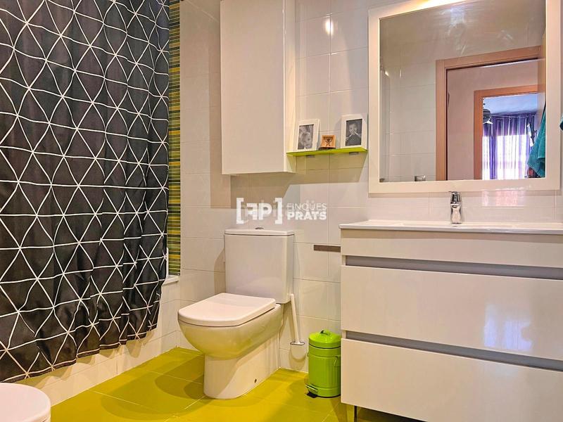 Foto 4a2d555a-a853-4044-a706-5f6a7f3c5b87. Casa edificio en venta con 2 viviendas independientes en Puigverd de Lleida