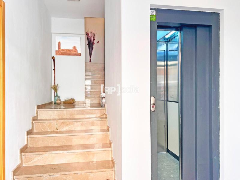 Foto e7088359-1606-4402-b2b3-83e992b8df9c. Casa edificio en venta con 2 viviendas independientes en Puigverd de Lleida