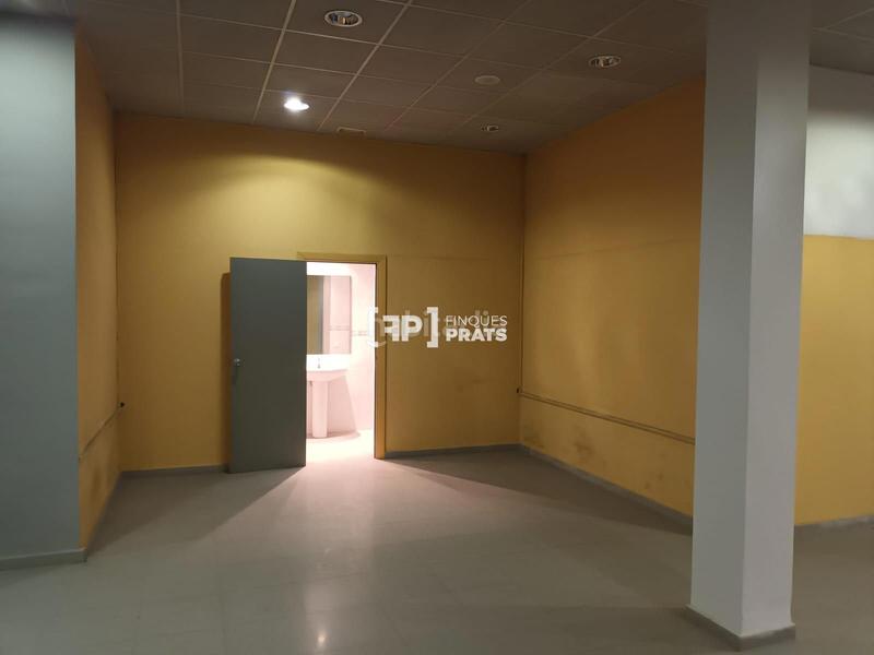Foto 57d7b837-95a7-47eb-b2f3-a05e3a8f7a40. Rent business premise in Pardinyes Lleida
