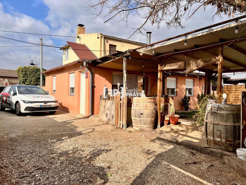 Foto b212cf9a-03d6-4586-afd8-b2c16003aa92. Chalet  en venta en urb. salada puigverd en Puigverd de Lleida