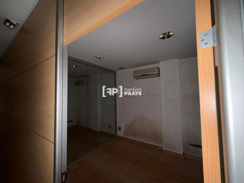 Foto 1238af96-5f2b-4b72-9b6c-9e42be69b389. Local comercial a Príncep de Viana-Clot-Xalets Humbert Torres Lleida
