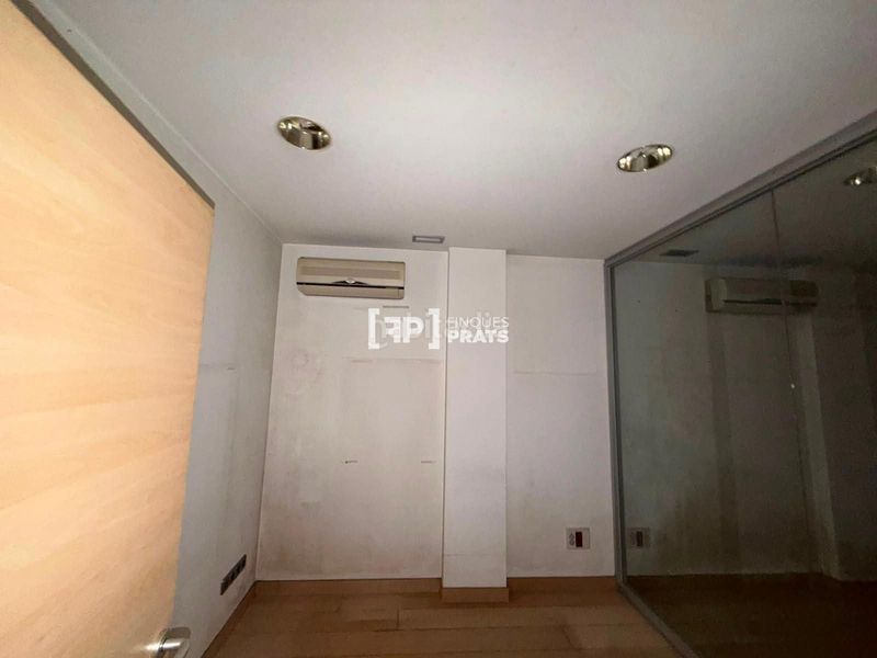 Foto 4f625bbf-becb-435d-aa7f-a85f41c7ff2b. Local comercial a Príncep de Viana-Clot-Xalets Humbert Torres Lleida