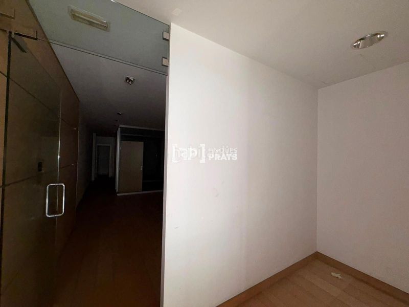 Foto 8f6377af-8fb5-4bb2-9a30-23e8b5797154. Local comercial a Príncep de Viana-Clot-Xalets Humbert Torres Lleida