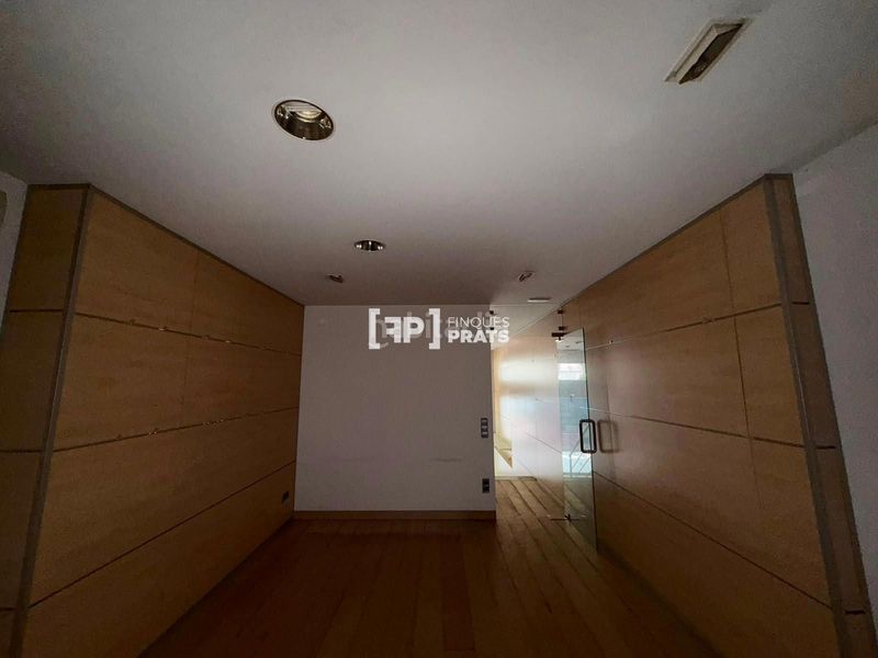Foto d9f2a8c0-46a7-42de-9f7a-06490c0caf1d. Local comercial a Príncep de Viana-Clot-Xalets Humbert Torres Lleida