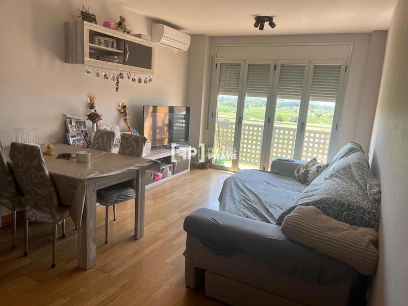 Foto b384f3f7-dba0-422f-99e4-fd2ccb206e9c. Piso  en venta en llivia en Llívia Lleida