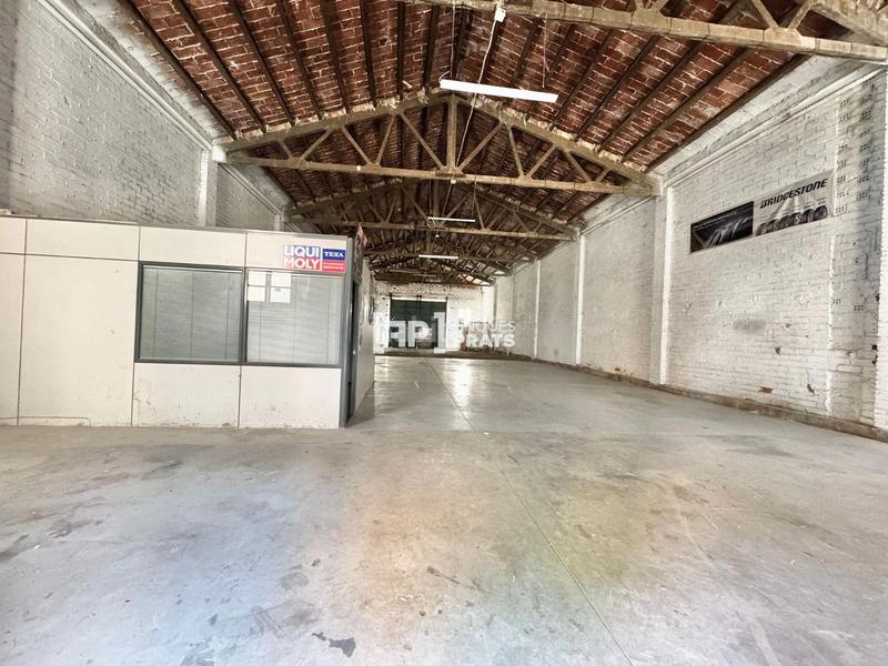 Foto eeb20395-4760-4bd6-9840-a9c4643cde1b. Industrial building in Montoliu de Lleida